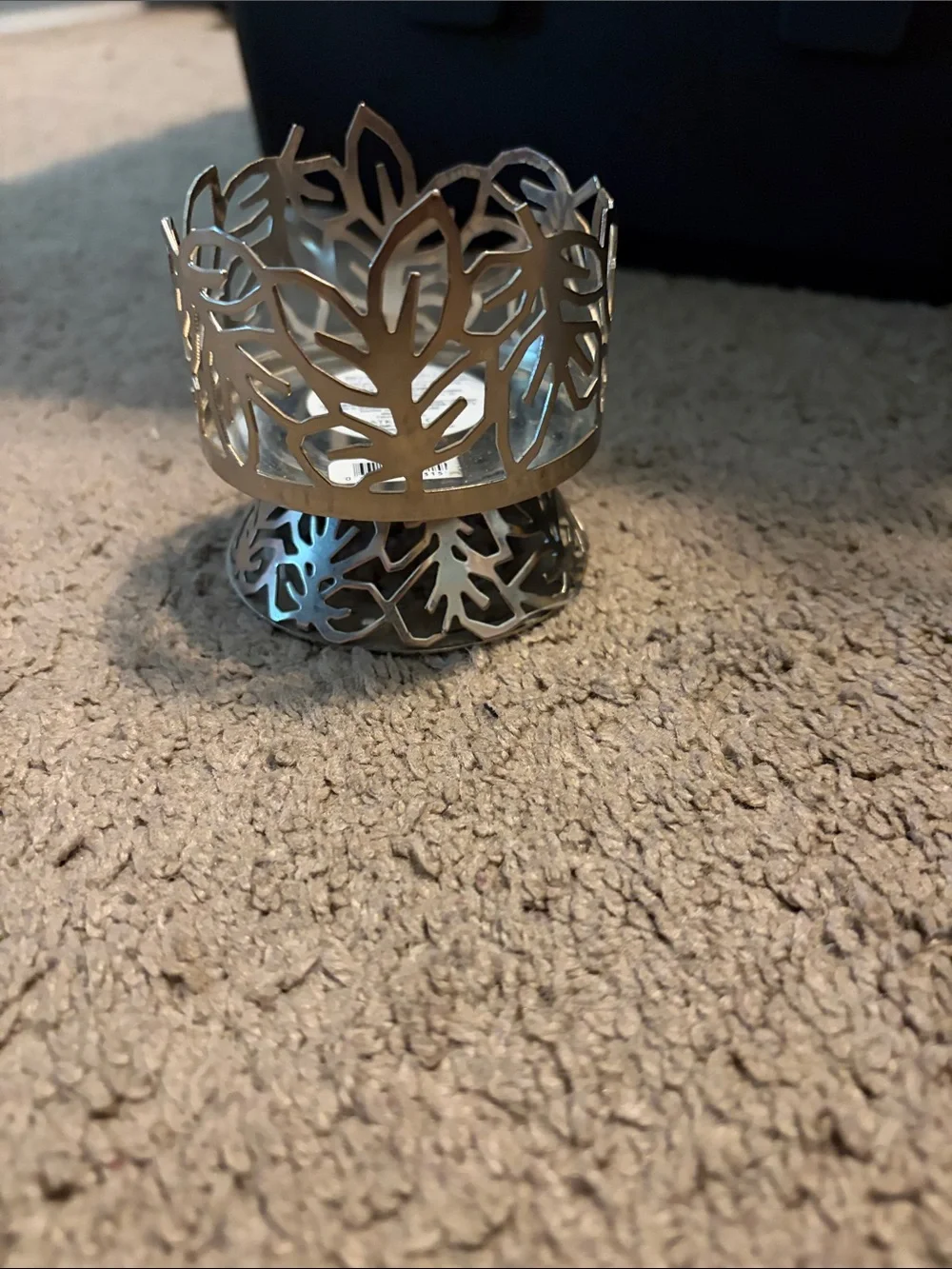 Leaf Cutout Metal Tealight Holder in Silver